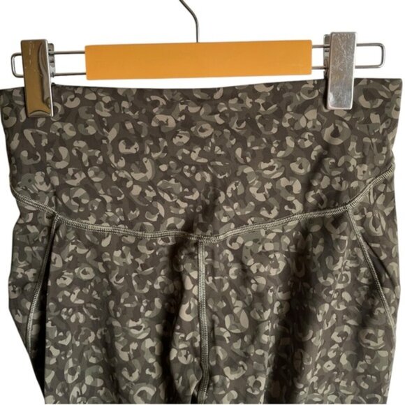 Lululemon Base Pace High-Rise Tight Size 6 25" Intertwined Camo Olive Multi - Picture 6 of 10